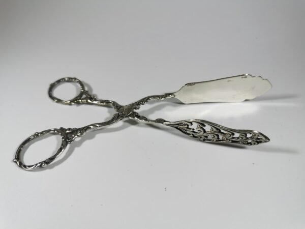 Žnyplės sidabrinės serviravimo, konditerinės, kulinarinės, antikvarinės. Praba (830). 3 karūnos. Švedija. Kaina 76