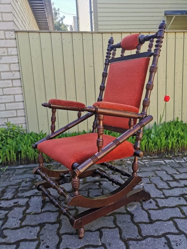 Supamas krėslas - kėdė, spyruoklinis, antikvarinis. Kaina 107