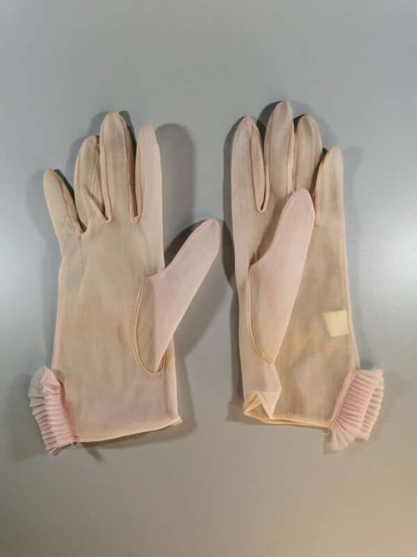 Pirštinės vintažinės, antikvarinio stiliaus. Kaina 18