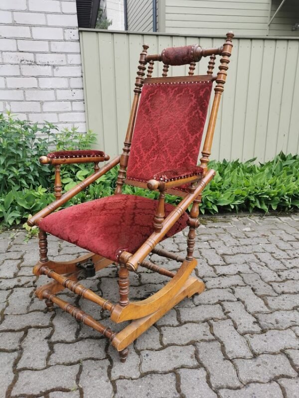 Supamas krėslas - kėdė, spyruoklinis, antikvarinis. Kaina 167