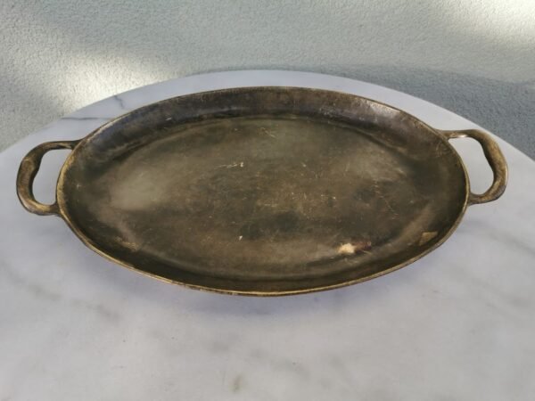 Padėklas bronzinis. Svoris 1,1 kg. Kaina 33