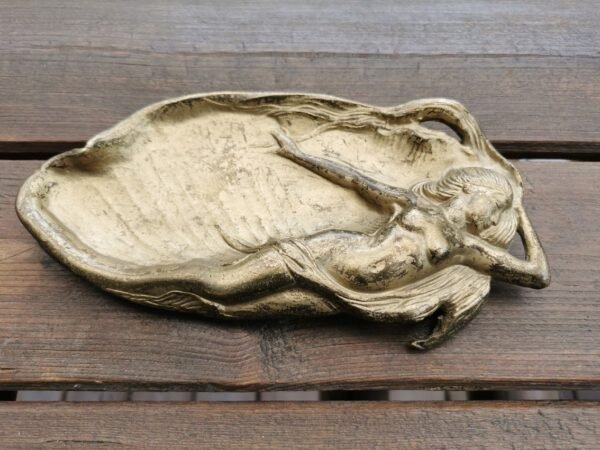 Padėkliukas, muilinė Art Nouveau stiliaus, Nuoga moteris-undinė. Bronza, Svoris 500 gr. Kaina 43