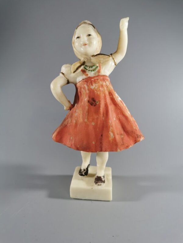 Lėlytė, statulėlė antikvarinė, kolekcinė, tarybinė, sovietinių laikų. 1950 m. Kaina 53