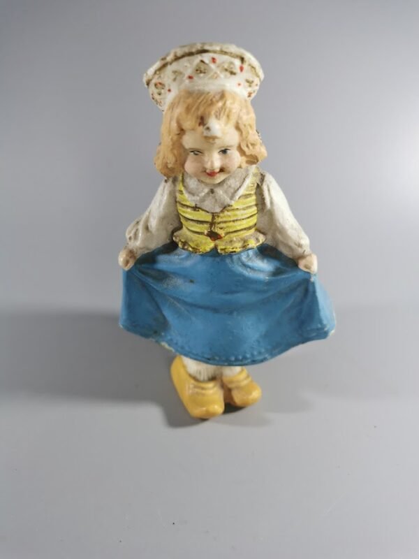 Lėlytė, statulėlė antikvarinė, kolekcinė, tarybinė, sovietinių laikų. 1950 m. Kaina 53