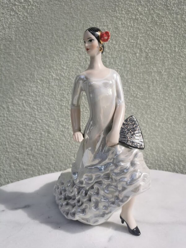 Statulėlė Karmen šokėja porcelianinė, tarybinių laikų. Kaina 63