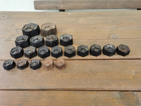 Svareliai antikvariniai 1 kg., prabuoti. Prancūzija.  Kaina po 12