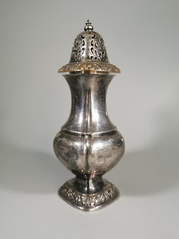 Cukrinė, indas kvapams antikvarinis, sidabruotas. Anglija. Kaina 43