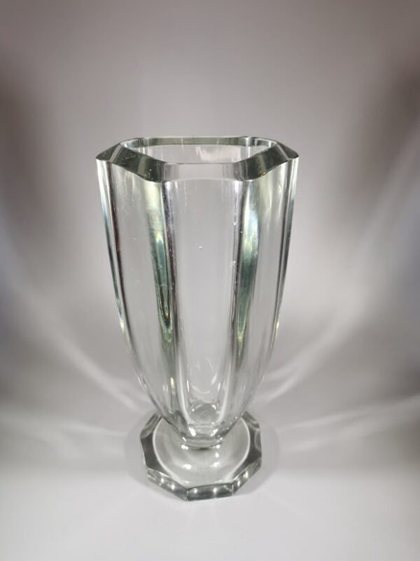 Vaza Art Deco stiliaus, storasienė, stiklinė, antikvarinė. Kaina 43