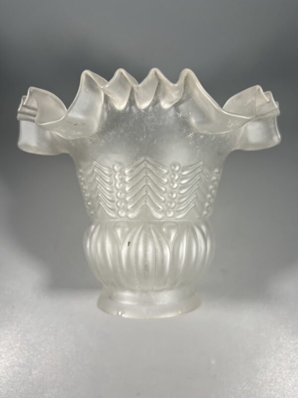 Gaubtas stiklinis, antikvarinis, Art Deco stiliaus. Kaina 23