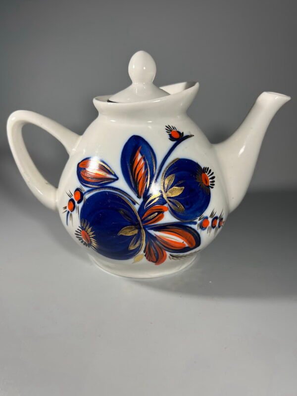 Arbatinukas, kavinukas porcelianinis, tarybinis, sovietinių laikų, Polonės meninės keramikos gamykloje (Ukraina). 1970-1980 m. Kaina 18