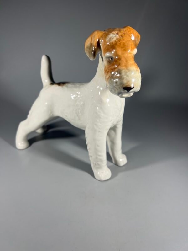 Statulėlė porcelianinė Šiurkščiaplaukis foksterjeras, šuo, sovietinis, tarybinių laikų, Leningrado porceliano gamykla, LFZ, 1960-1970 m. Kaina 37