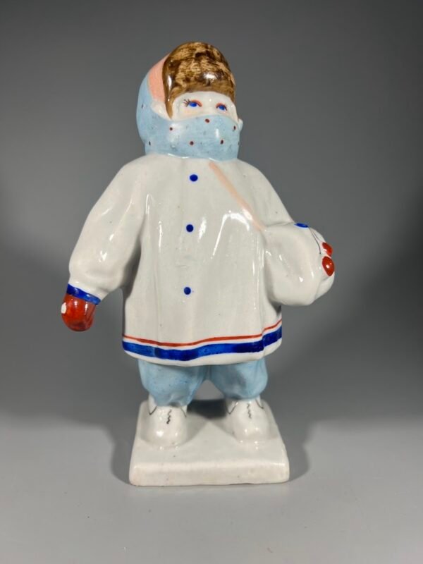 Statulėlė porcelianinė Mergaitė su mova, Укутыш, sovietinė, tarybinių laikų. Artelė Progresas, Артель Прогресс. 1950–1960 m. Kaina 88