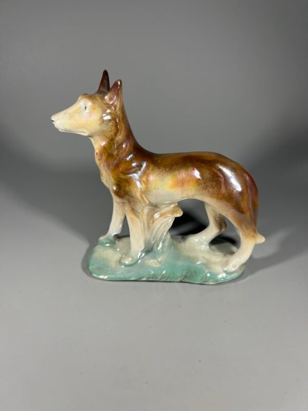 Statulėlė porcelianinė Aviganis šuo. Kaina 18