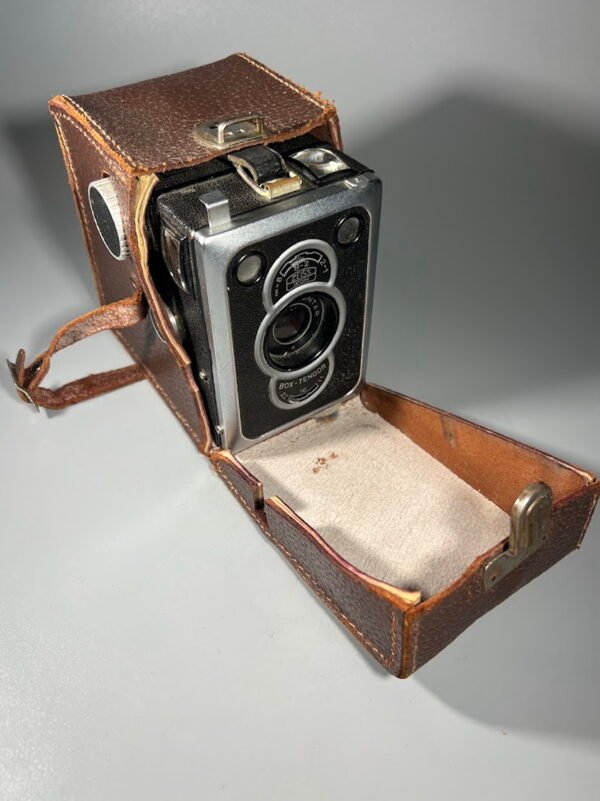 Fotoaparatas su dėklu, antikvarinis, dėžutinis, Art Deco stiliaus Zeiss Ikon Box-Tengor, Vokietija, 1926-1956 m. Kaina 63