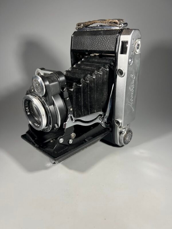 Fotoaparatas dumplinis, sulankstomas Moskva-5, Москва-5 sovietinis, tarybinių laikų, KMZ gamykla. 1956-1960 m. Kaina 68