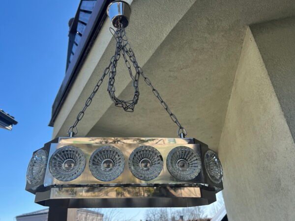 Šviestuvas Mid-century modern stiliaus, chromuoto metalo ir krištolo. Kaina 188