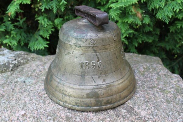 Varpas antikvarinis. Liejykla Andreotti-Balestra. Svoris 3,2 kg. 1896 m. Kaina 328