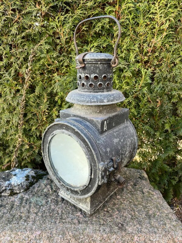 Žibintas laivo jūrinis, didžiulis, žibalinis, antikvarinis. Kaina 158