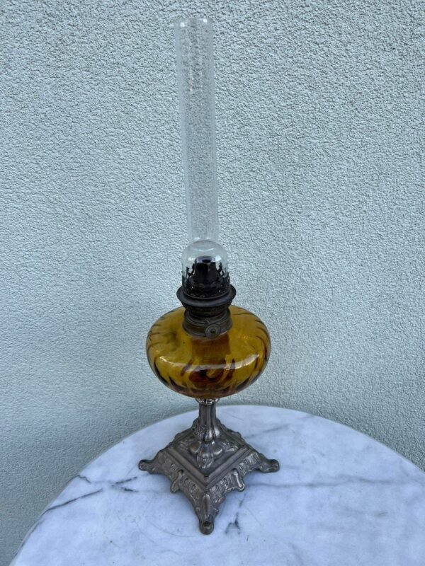 Žibalinė lempa antikvarinė. Prancūzija. Kaina 93