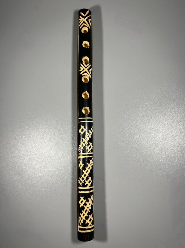 Dūdelė medinė drožinėta. Veikianti. Kaina 22