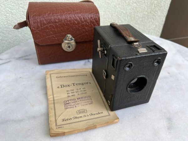Fotoaparatas su dėklu ir instrukcija, antikvarinis Zeiss Ikon Box Tengor 54/2.  1932-1939 m. Kaina 73