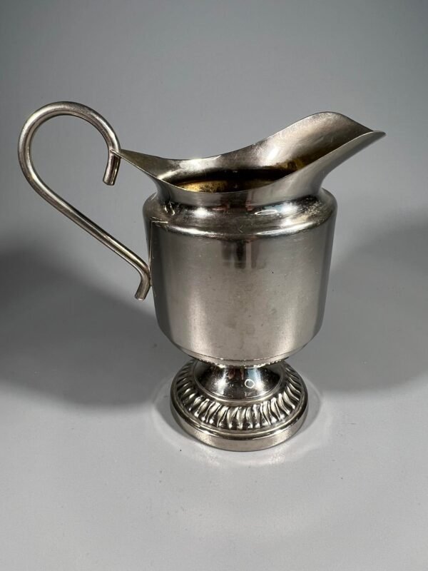 Indelis grietinėlei, pienui metalinis, antikvarinis. Kaina 11