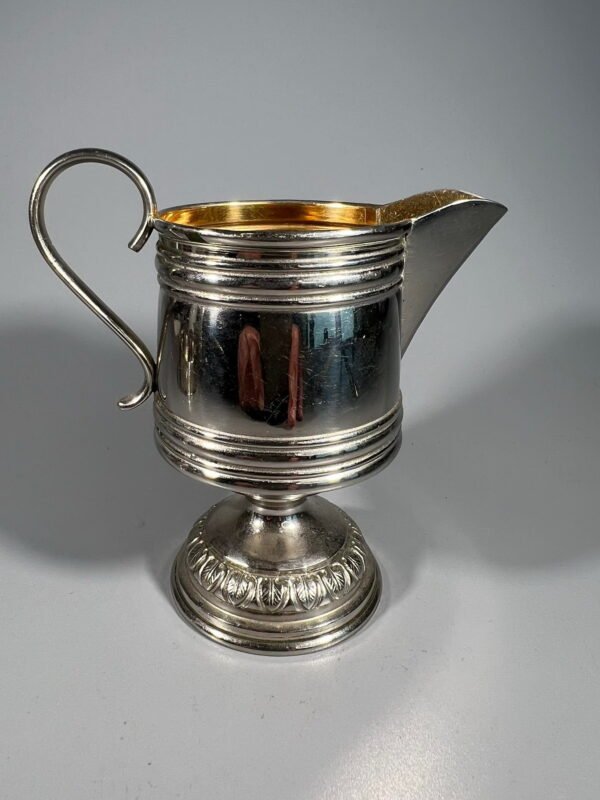 Indelis grietinėlei, pienui metalinis, antikvarinis. Kaina 13