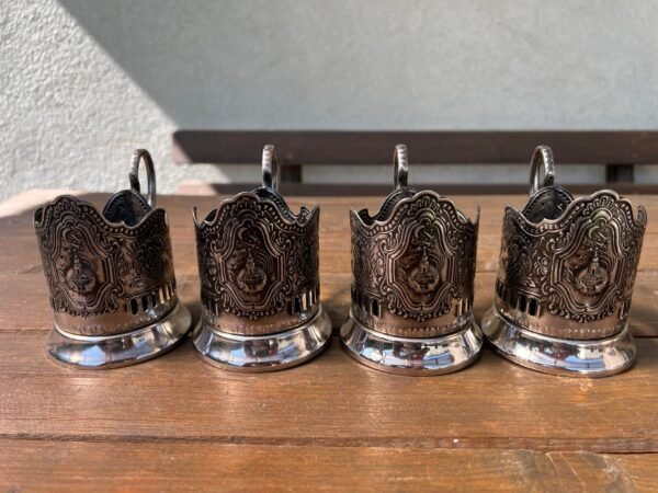 Podstakanikai (Podstakannik), stiklinių laikikliai melchioriniai, dailia rankena, Maskvos Kremlius, sovietiniai, tarybinių laikų. Kaina po 38