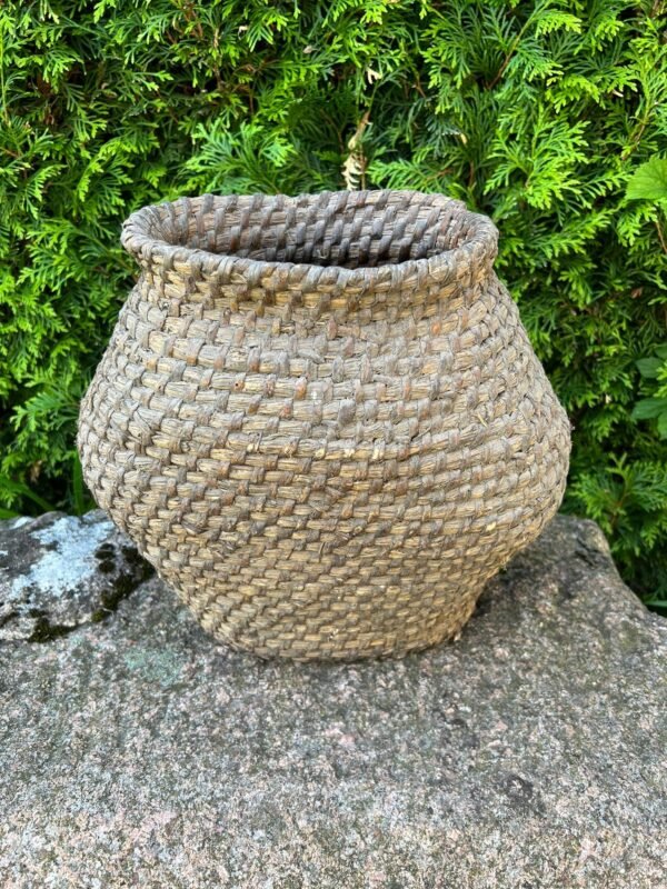 Pintinė antikvarinė - karbija, pinta bamblė. Kaina 43