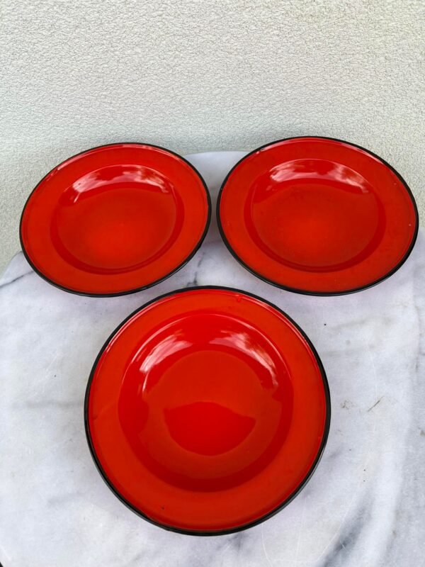 Metalinės, skardinės emaliuotos gilios lėkštės, vintažinės. 3 vnt. Kaina po 18