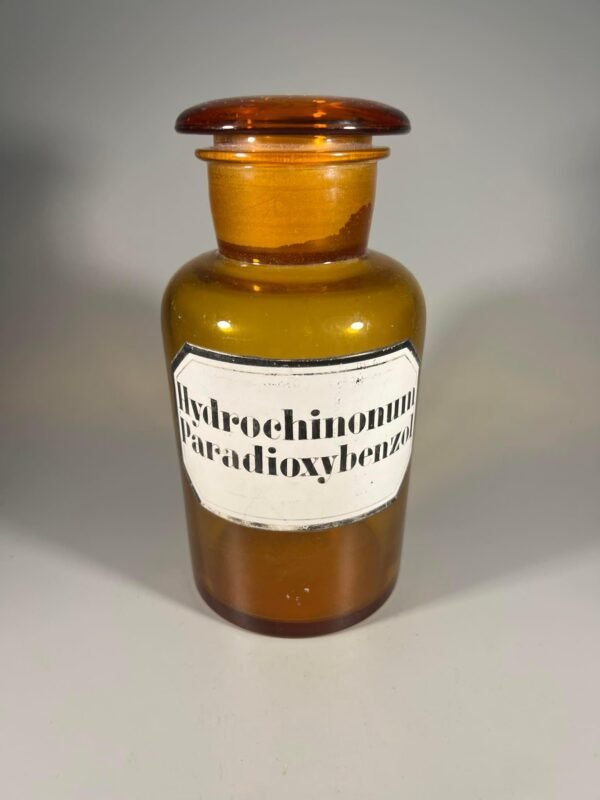 Buteliukas vaistinės tamsaus stiklo, antikvarinis. Kaina 32