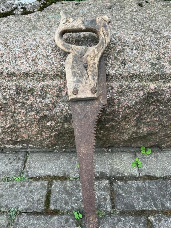 Pjūklas medine rankena, lietuviškas, antikvarinis. Kaina 18