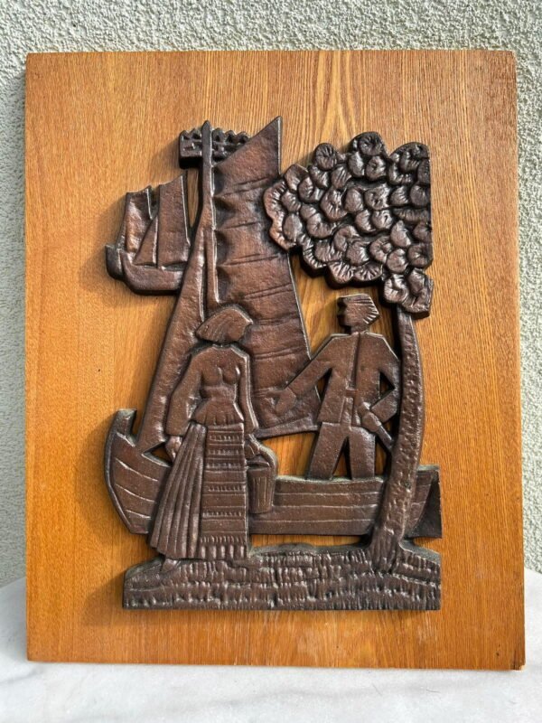 Bareljefas Sėsk mergele į laivelį. Lietuvos TSR VPM gamykla Metalistas. Kaunas, L. Adomausko g. 34. Sovietinis, tarybinių laikų. Kaina 43