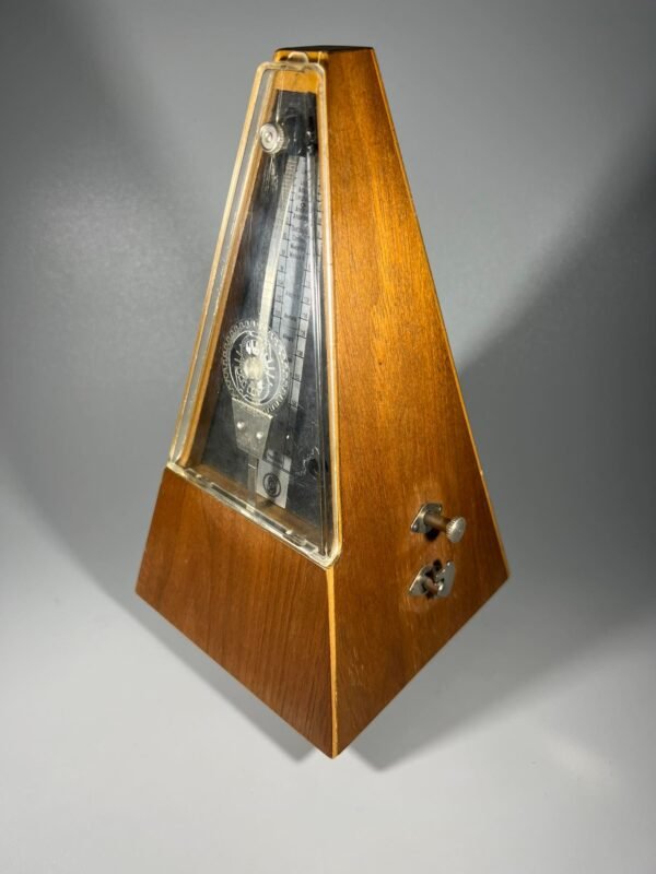 Metronomas vintažinis Vokietija (VDR). Veikiantis. Kaina 88