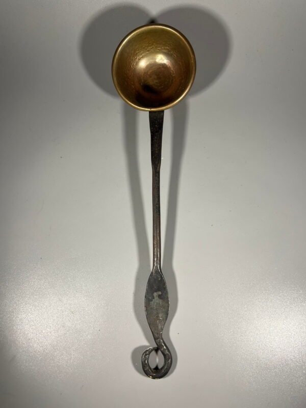 Samtis kaltinis, antikvarinis, tvirtas. Kaina 26