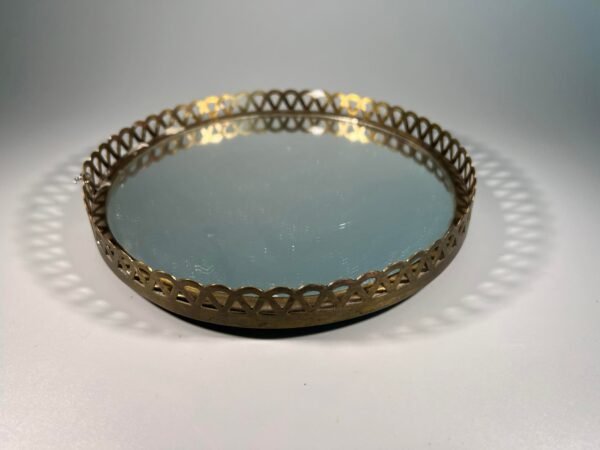 Padėklas su veidrodžiu, vintažinis. Kaina 21