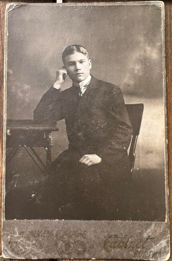 Nuotrauka kartonažinė Cabinet Portrait. 1916 m. Kaina 5