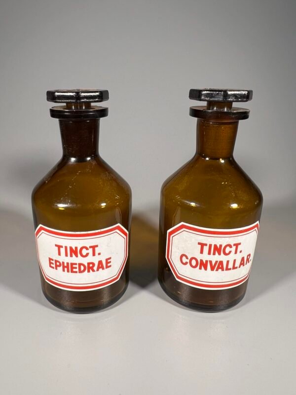 Vaistų, vaistinės buteliukas antikvarinis rudo stiklo, vokiškas. LIKO pirmas. Kaina 23