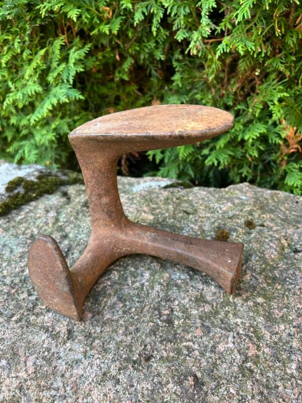 Batsiuvio koja antikvarinė, ketaus, špižinė, masyvi, trijų padėčių. Kaina 43