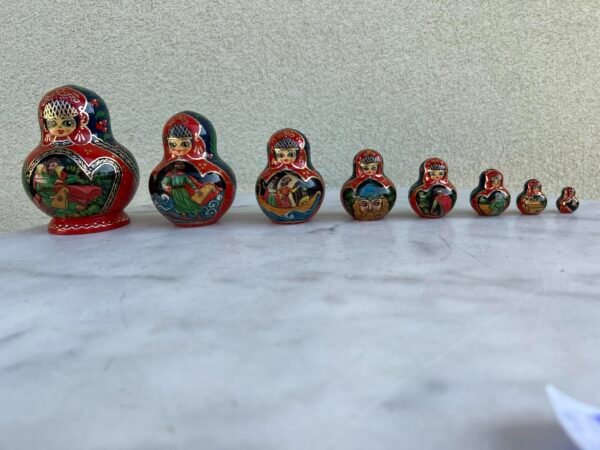 Matrioška autorinė, tapyta pasakų motyvais, 8 dalių, medinė, sovietinė, tarybinių laikų. Autorė Л Иванова. Kaina 108