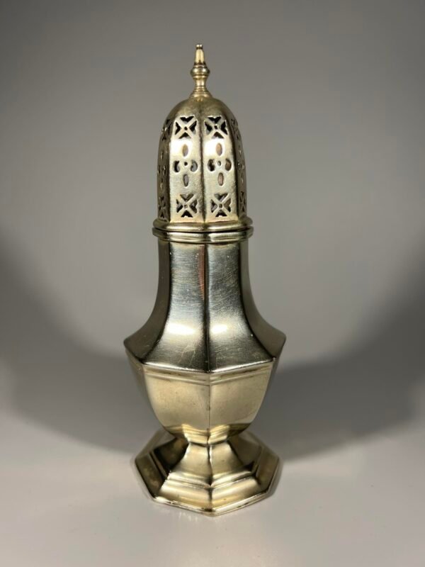 Smilkalinė, prieskoninė antikvarinė. Aukštis 16 cm. Kaina 23