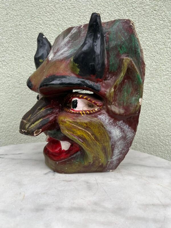 Kaukė Velnias. Medinė, tapyta, galima naudoti kaip kaukę Užgavėnėms ar pan. Kaina 83