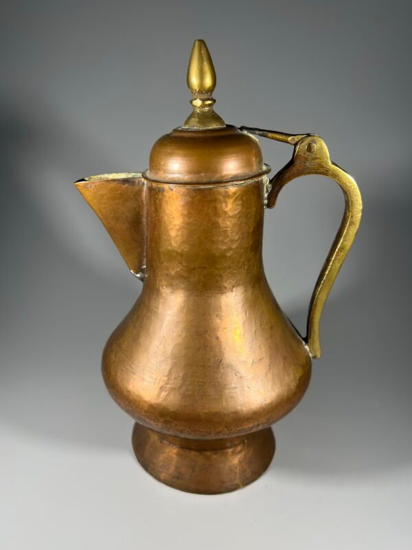 Ąsotis, asotėlis, indas varinis, kaltinis, antikvarinis. Kaina 28