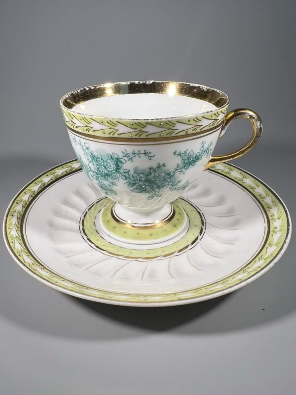 Puodelis su lėkštute antikvarinis, tapytas, pagaminta Paul Donath Silesian porceliano fabrike, 1890-1910 m. Talpa 130 ml. 4 vnt. Kaina po 18