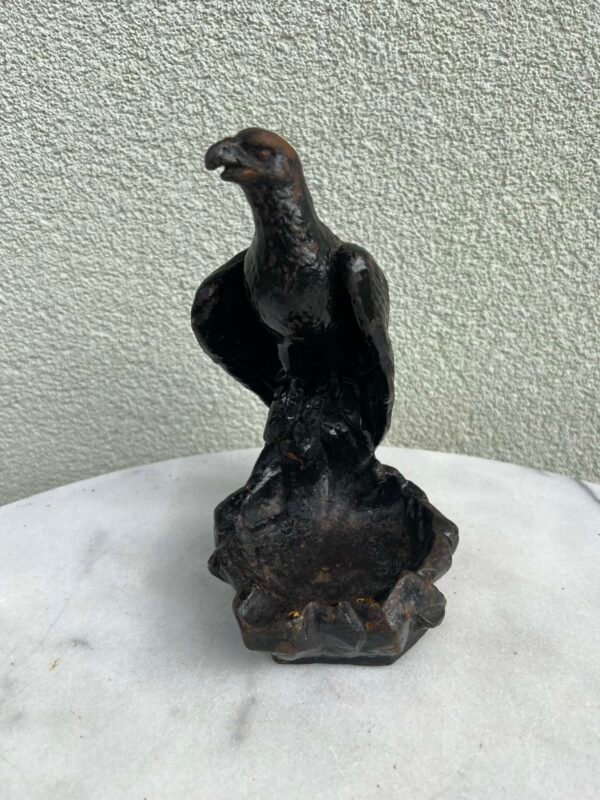 Statulėlė peleninė Erelis, ketaus, špižinė, sovietinė, tarybinių laikų. Svoris 3 kg. Kaina 88