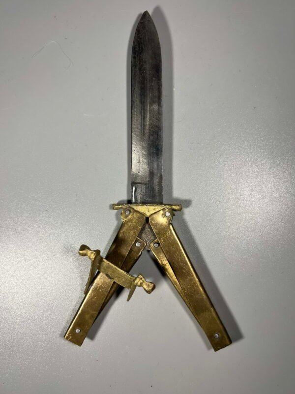 Peilis antikvarinis, kišeninis, sulankstomas, veikiančiu mechanizmu, tvirtas. Kaina 83