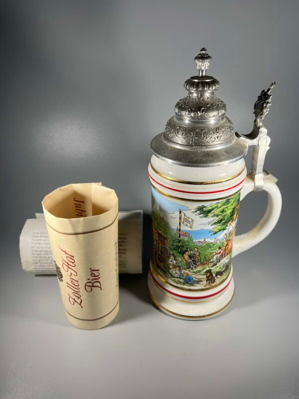 Bokalas su alaviniu dangčiu kolekcinis, porcelianinis, jubiliejinis, vokiškas, su dokumentais. Kaina 43