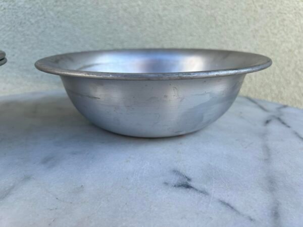 Dubuo, bliudelis aliuminis, vintažinis, 24 cm. skersmens. Nenaudotas. 3 vnt. Kaina po 18