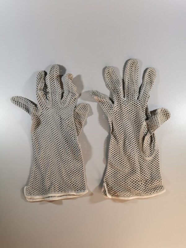 Pirštinės vintažinės, antikvarinio stiliaus. Kaina 18