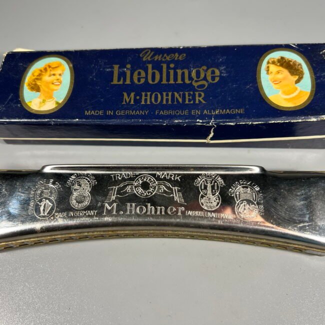 Armonikele-Hohner-dezuteje-antikvar201.jpg